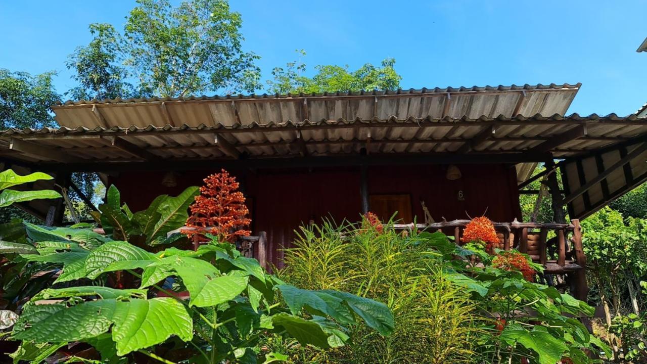 Wooden Hut Koh Kood Hotel Ko Kut Bagian luar foto
