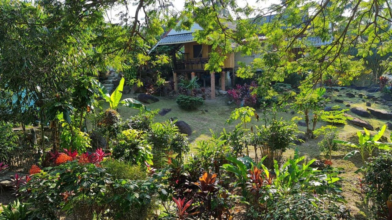 Wooden Hut Koh Kood Hotel Ko Kut Bagian luar foto